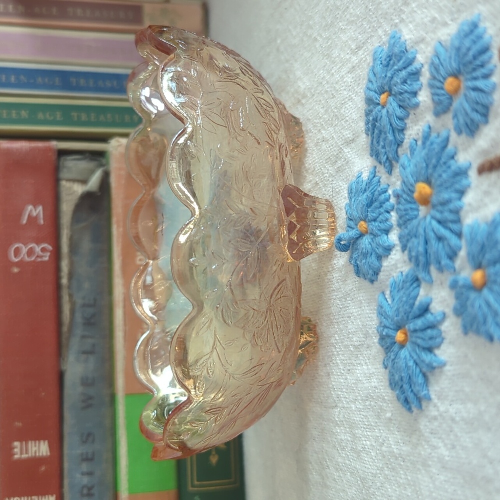 Vintage Carnival Glass Footed Bowl 5.5"X2"